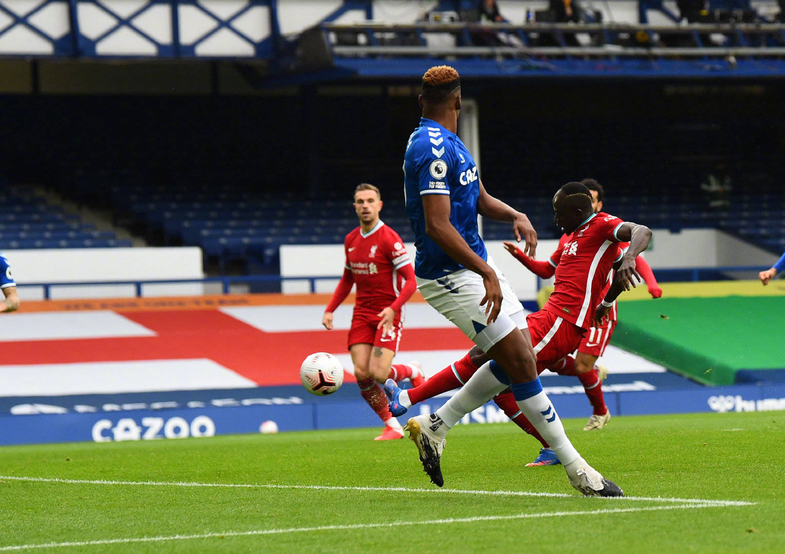 也彰显了球 也彰显了球